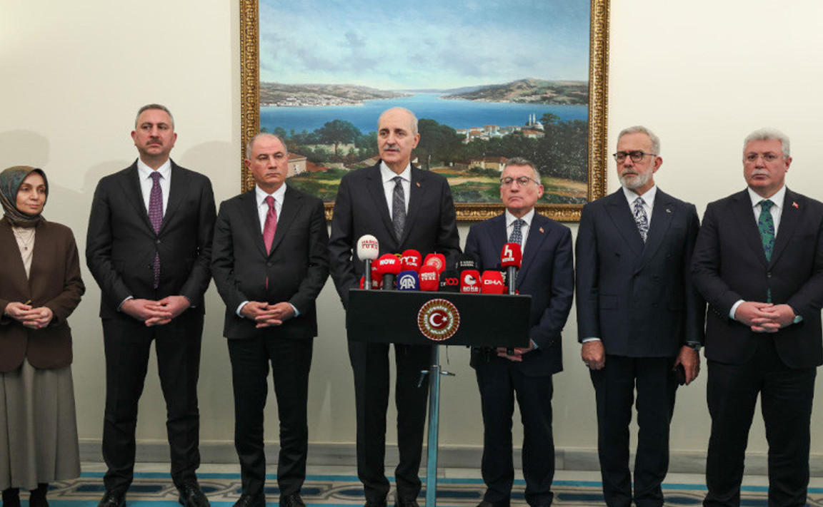 TBMM Başkanı Kurtulmuş, AK Parti Grubu'nu Ziyaret Etti
