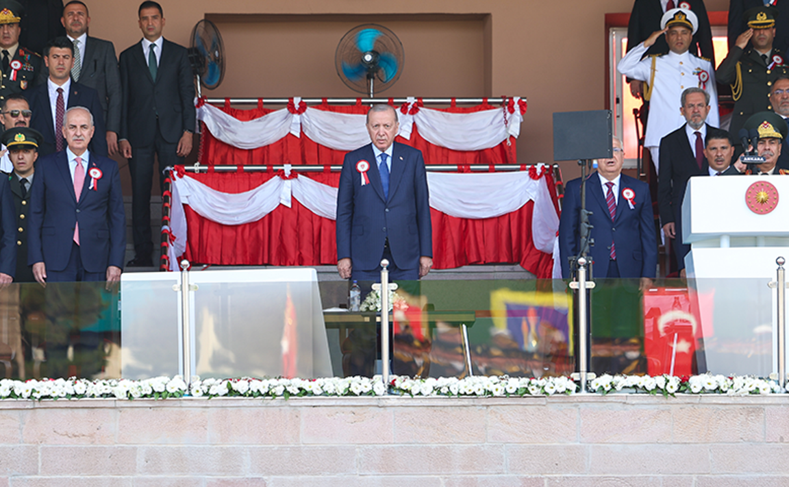 TBMM Başkanı Kurtulmuş, MSÜ Harp Okulları Diploma Alma ve Sancak Devir Teslim Töreni'ne Katıldı