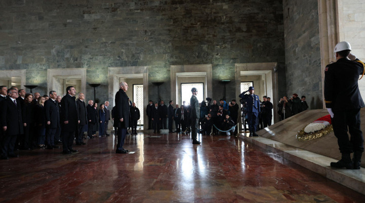 TBMM Başkanı Kurtulmuş Başkanlığındaki Devlet Erkanı, Anıtkabir'i Ziyaret Etti