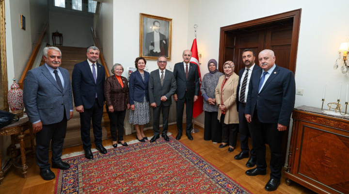 TBMM Başkanı Kurtulmuş, Türkiye’nin Stokholm Büyükelçiliğini Ziyaret Etti