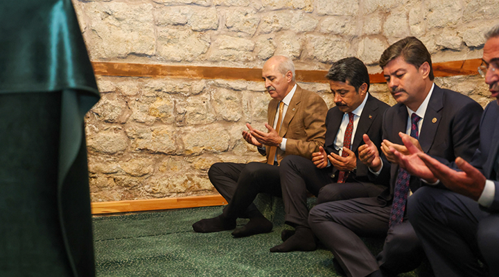 TBMM Başkanı Kurtulmuş, Ahilik Teşkilatının Kurucusu Ahi Evran Veli'nin Cami ve Türbesini Ziyaret Etti
