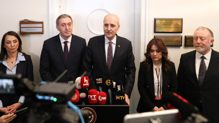 TBMM Başkanı Kurtulmuş, DEM Parti Eş Genel Başkanları Bakırhan ve Hatimoğulları’nı Ziyaret Etti