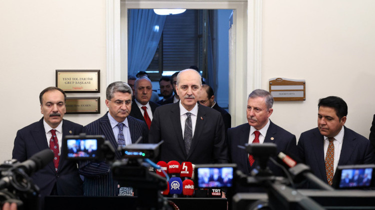 TBMM Başkanı Kurtulmuş, Yeni Yol Partisinin TBMM Grubunu Ziyaret Etti